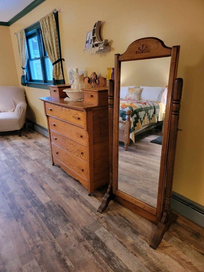 Moonlight Manor Bed & Breakfast Флойд Экстерьер фото