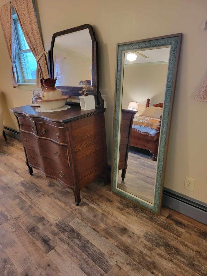 Moonlight Manor Bed & Breakfast Флойд Экстерьер фото