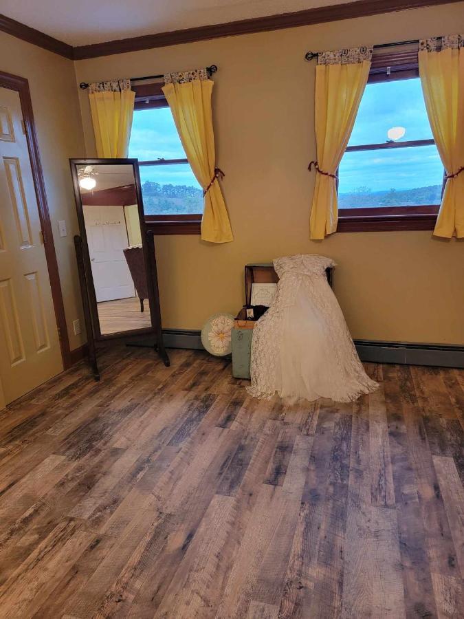 Moonlight Manor Bed & Breakfast Флойд Экстерьер фото